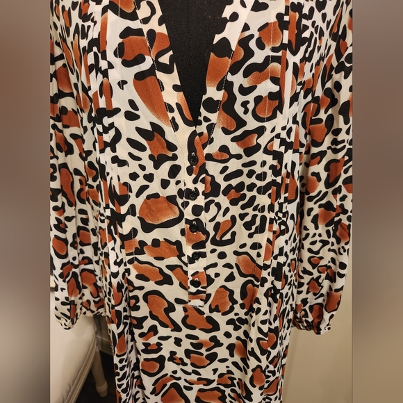 Animal Print Shirt Dress with V Neck and Pleated Front Detail BNWT - Picture 3 of 6